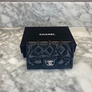 CHANEL Caviar Quilted Flap Card Holder Black